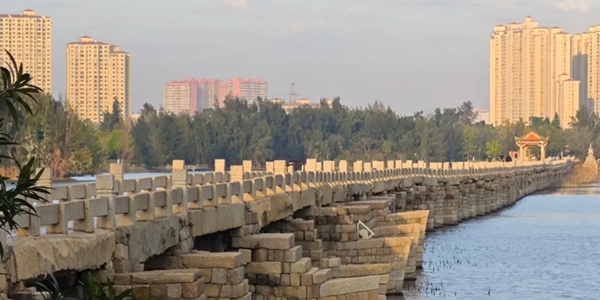 泉州晋江安平桥全景图