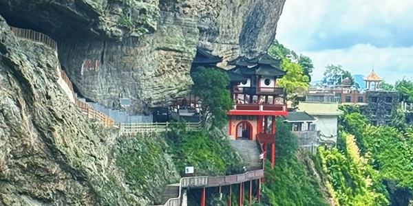 漳州平和灵通岩全景图