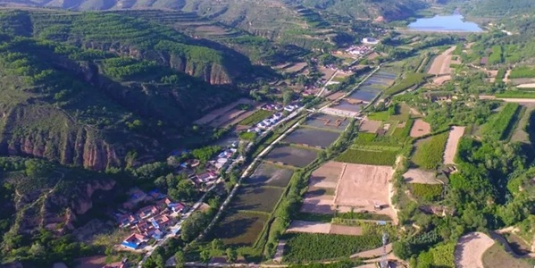 九龙川丹霞地貌全景图