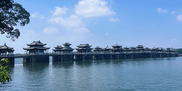 潮州广济桥全景图
