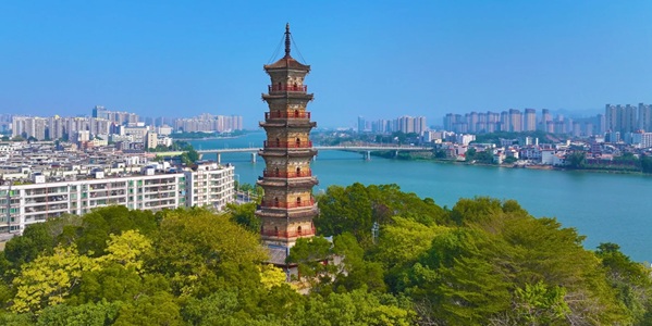 河源龟峰塔全景图