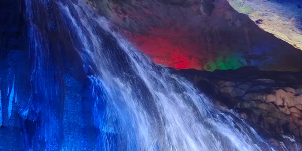 连州地下河溶洞与地下河全景图