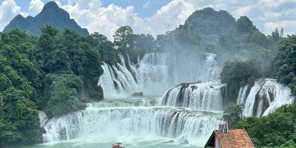 崇左大新县德天瀑布风光
