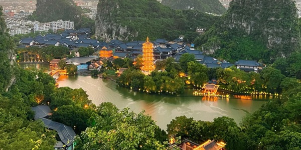 桂林叠彩区叠彩山风景区