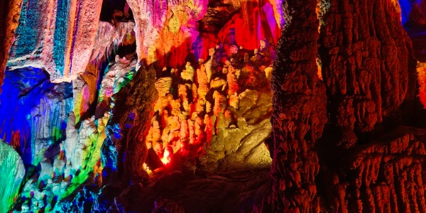 荔浦市银子岩风景区