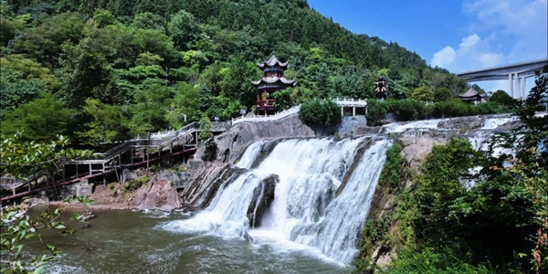 七星关响水滩瀑布风光