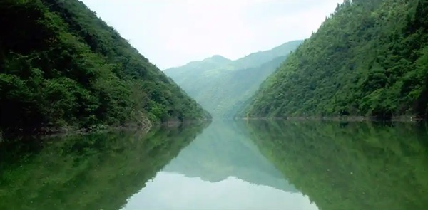 三穗邛水河风光