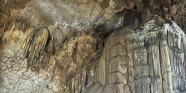 罗甸大小井溶洞景观