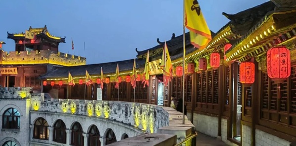 老城区丽景门夜景全景