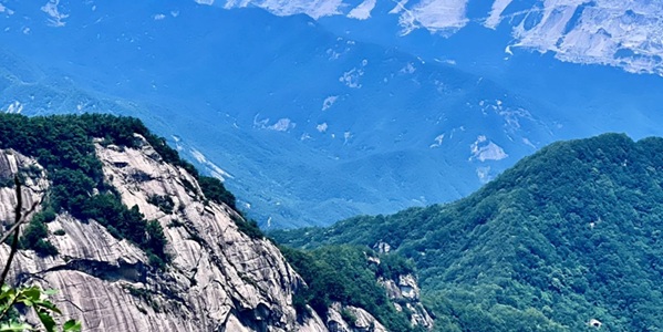 南召县五朵山风光