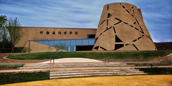渑池县仰韶文化博物馆与彩陶展品