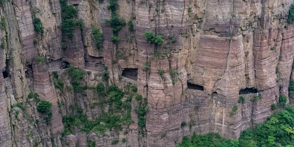 辉县郭亮村挂壁公路全景