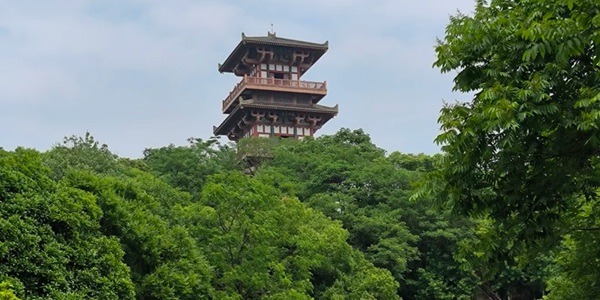 鄂州鄂城西山风景区全景