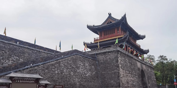 荆州荆州区古城墙全景