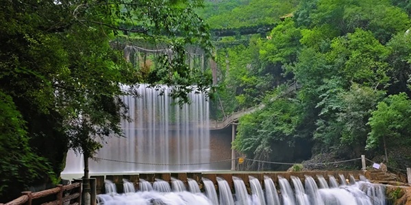 十堰郧西县五龙河峡谷风光