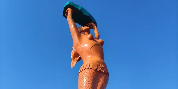 竹山女娲山女娲雕像全景