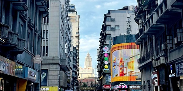 武汉江汉路步行街街景