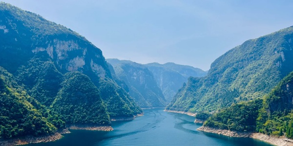 宜昌长阳县清江画廊山水风光