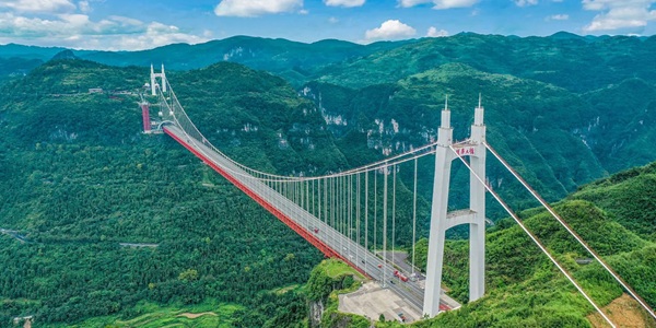 湘西吉首矮寨大桥全景