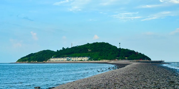 连云港赣榆区秦山岛景区全景图
