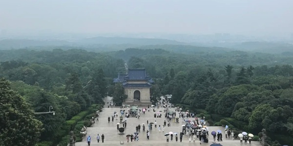 南京玄武区中山陵全景图