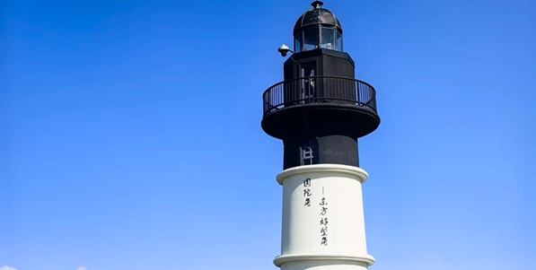 启东市圆陀角江海交汇美景