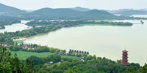 徐州泉山区云龙湖与云龙山全景图
