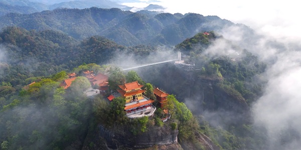 赣州全南县天龙山全景图