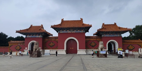 北陵公园正门全景