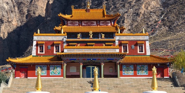 阿拉善左旗广宗寺景观