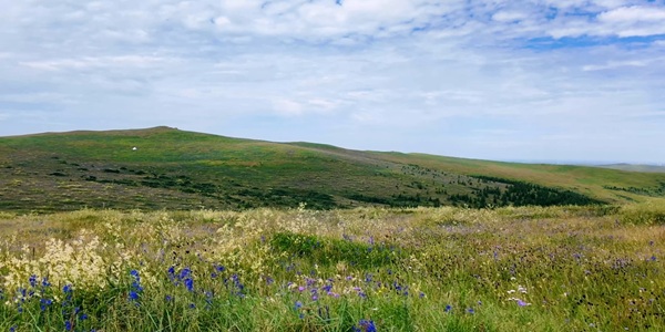 包头固阳县春坤山景观