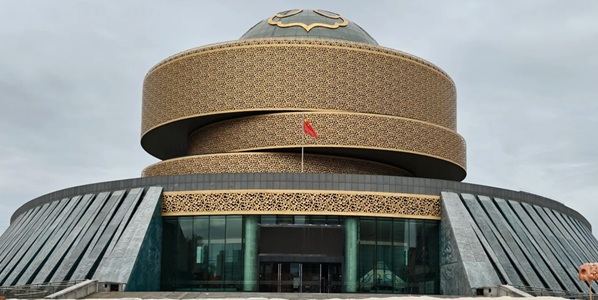 东胜区青铜器广场全景