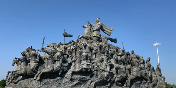 康巴什区成吉思汗广场全景