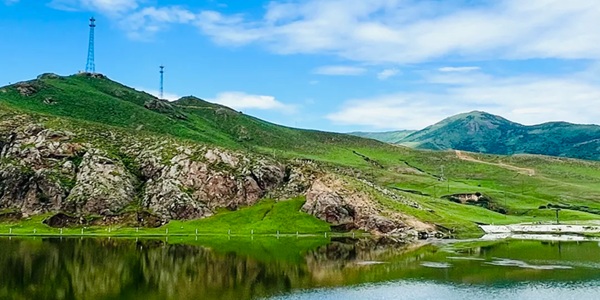 扎鲁特旗山地草原景观