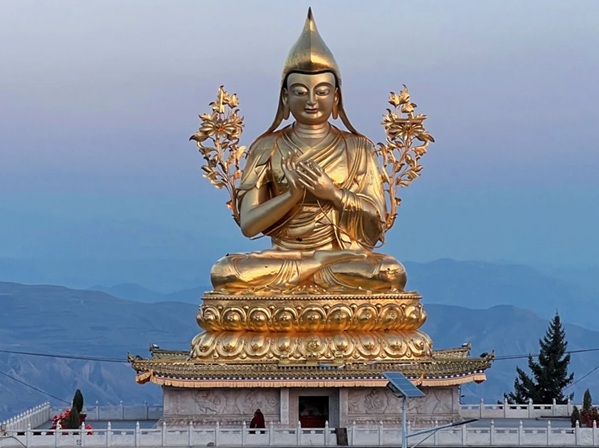 化隆夏琼寺全景