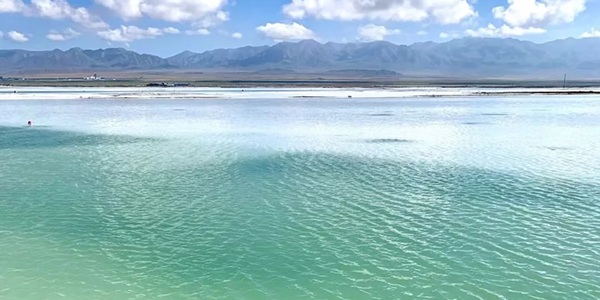 乌兰茶卡盐湖风光