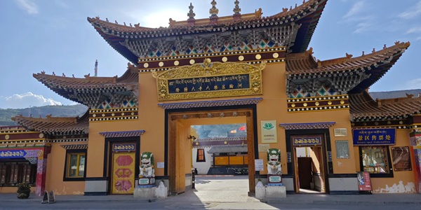 同仁隆务寺全景