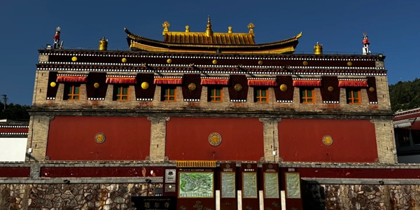 青海湟中区塔尔寺建筑群航拍