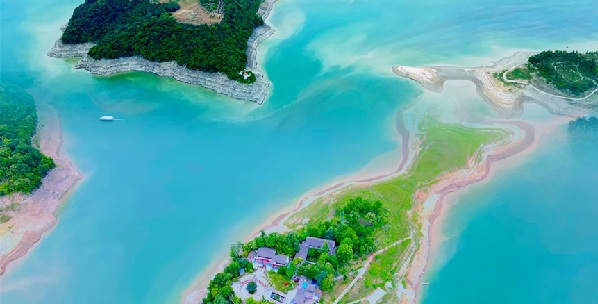 汉滨瀛湖风景区湖光山色与星罗棋布岛屿全景