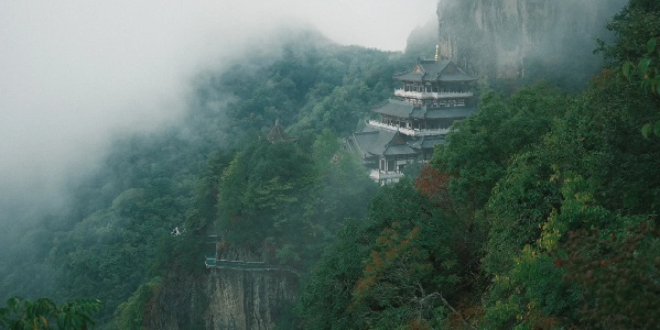 岚皋南宫山金顶云海与玻璃栈道景观