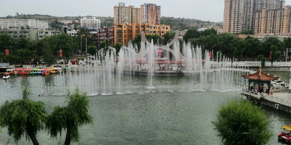 王益区铜川人民公园湖景
