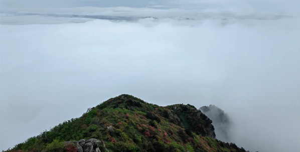 黄龙山云海景观航拍图