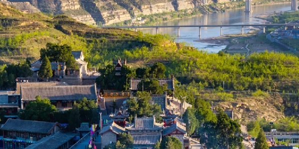 佳县白云山道教建筑群与黄河风光