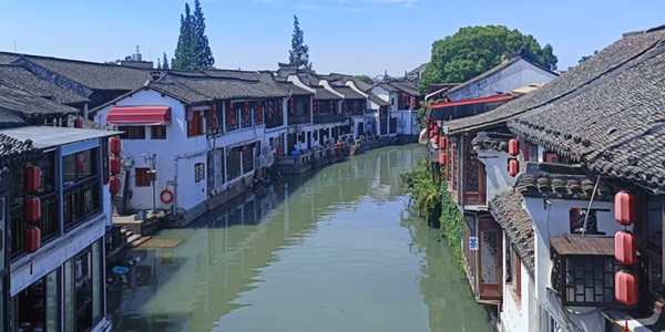 上海青浦区朱家角水乡景色