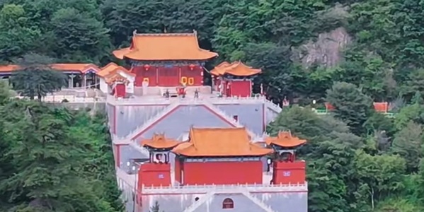 吕梁市岚县白龙山