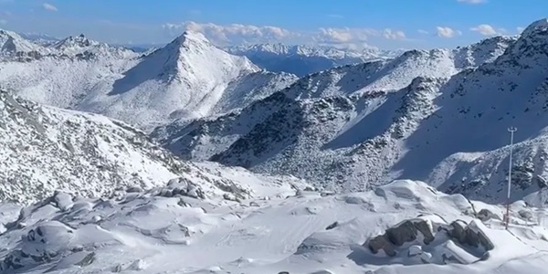 阿坝黑水县达古冰山