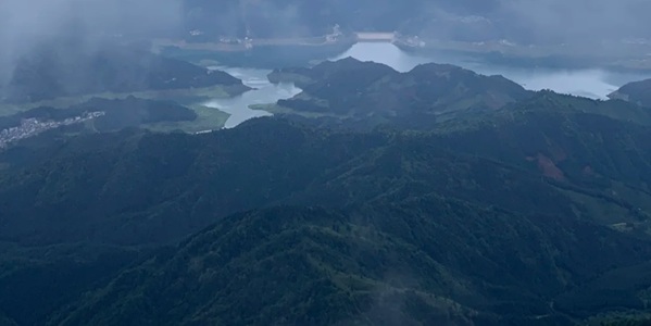 洪雅县瓦屋山自然风光