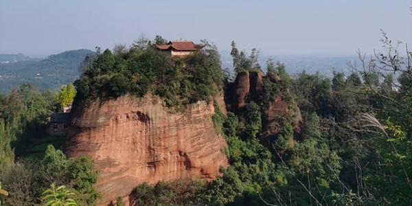高县胜天红岩山景观