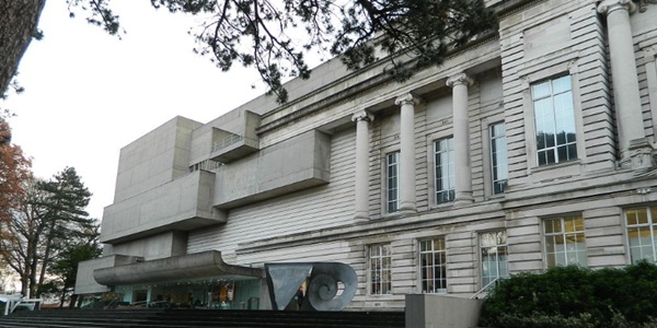 Ulster Museum Neoclassical and Brutalist fused architecture