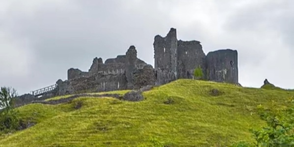 Panorama of Carreg Cennen Castle